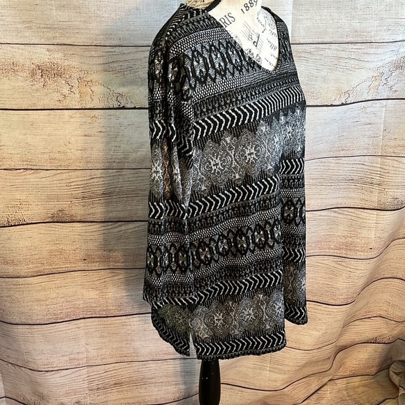 Chico’s Glittery Black Top Metallic 3/4 Sleeves Chicos 3 = XL Silver - Picture 4 of 9